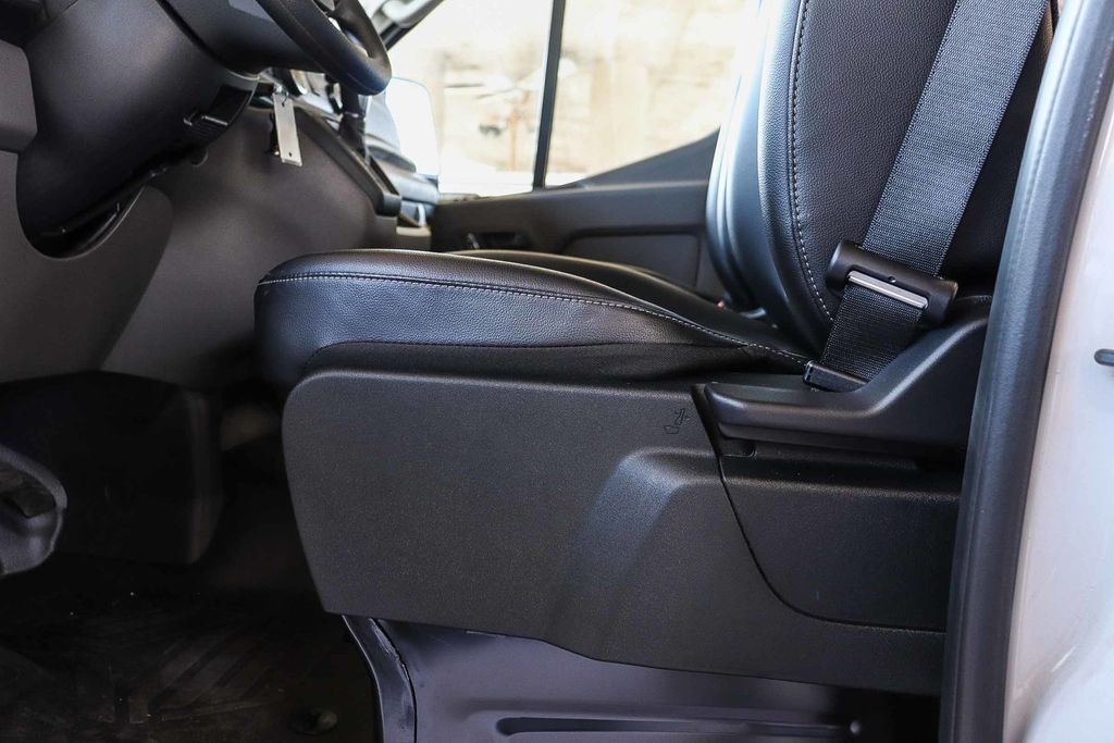 Thumbnail: 2025 Ford Transit Series - 25