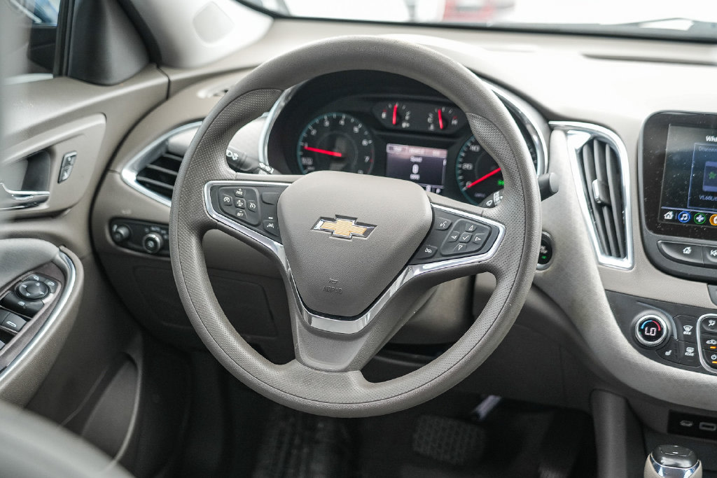 Thumbnail: 2020 Chevrolet Malibu - 8