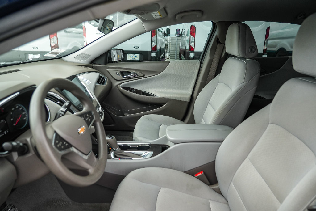 Thumbnail: 2020 Chevrolet Malibu - 10