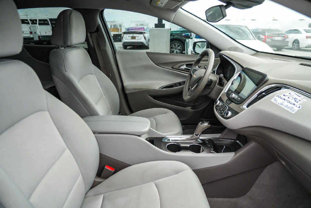 Thumbnail: 2020 Chevrolet Malibu - 9