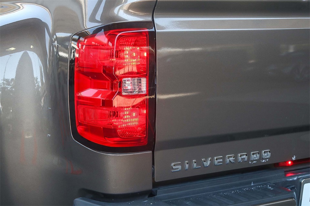 Thumbnail: 2015 Chevrolet Silverado 3500 - 21