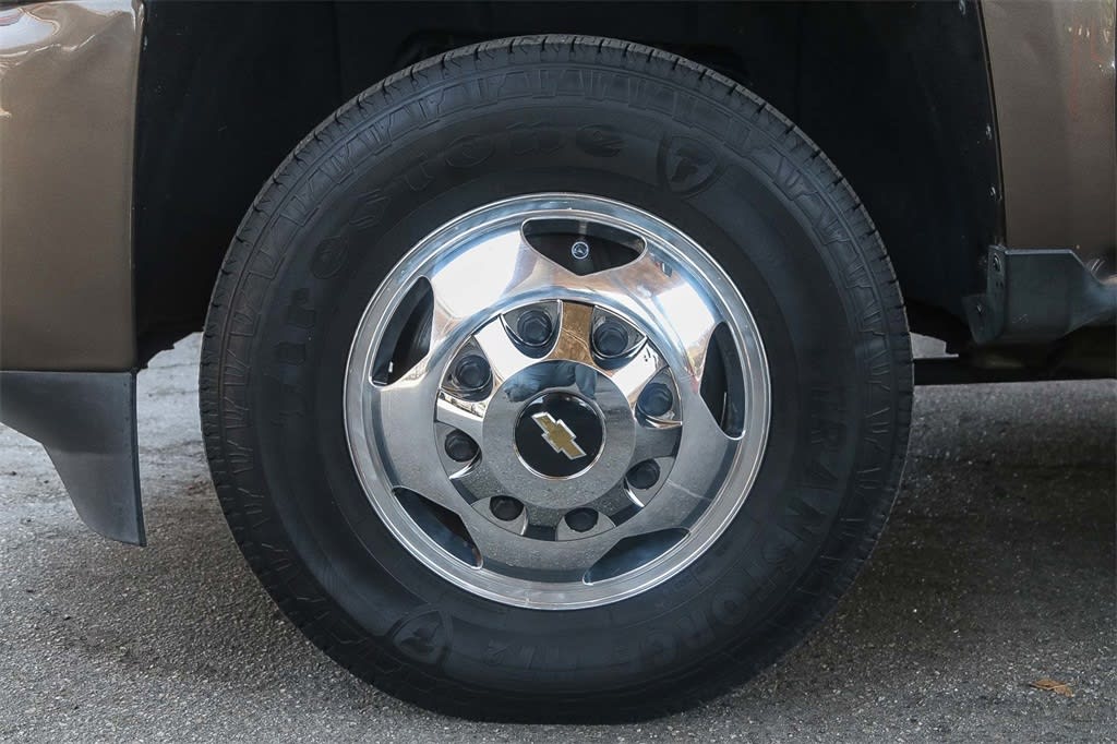Thumbnail: 2015 Chevrolet Silverado 3500 - 23