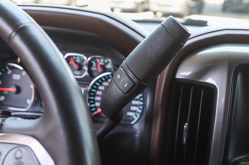 Thumbnail: 2015 Chevrolet Silverado 3500 - 26