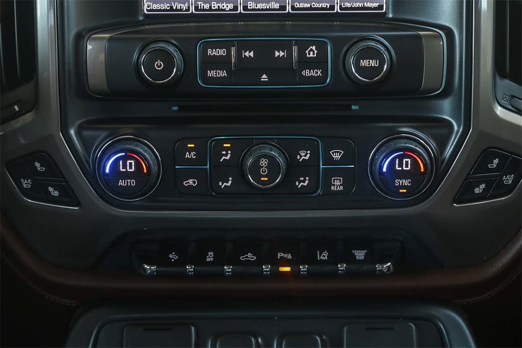 Thumbnail: 2015 Chevrolet Silverado 3500 - 24