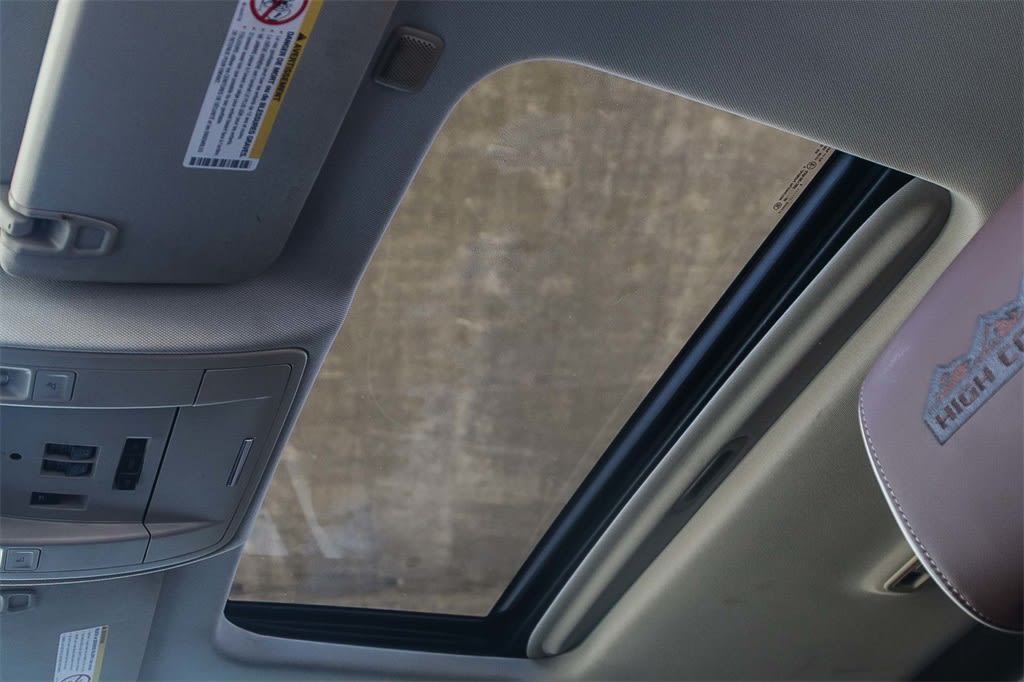 Thumbnail: 2015 Chevrolet Silverado 3500 - 30
