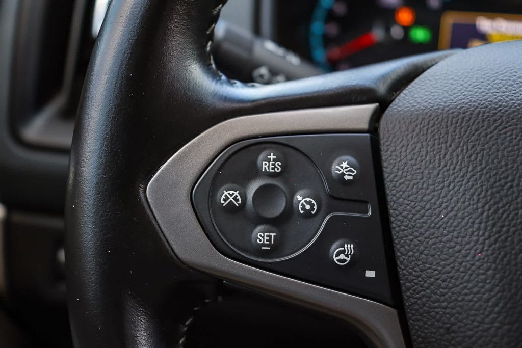 Thumbnail: 2021 Chevrolet Colorado - 26