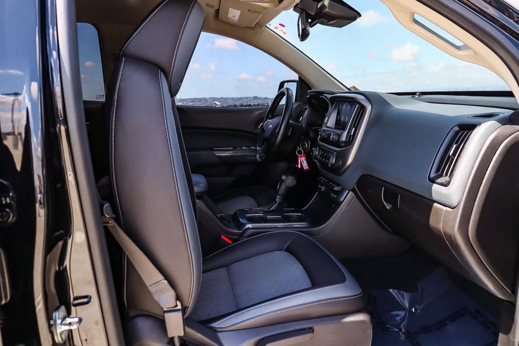 Thumbnail: 2021 Chevrolet Colorado - 10
