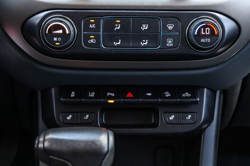 Thumbnail: 2021 Chevrolet Colorado - 22