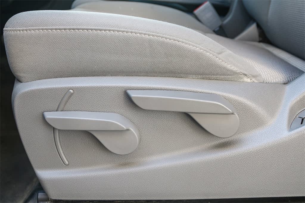 Thumbnail: 2015 Chevrolet Silverado 1500 - 24