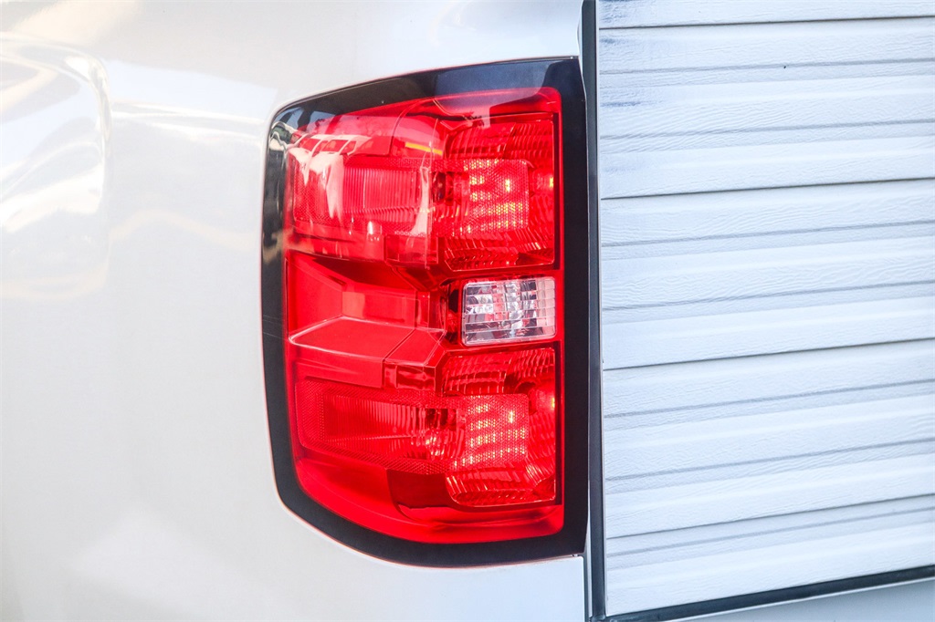 Thumbnail: 2015 Chevrolet Silverado 1500 - 21