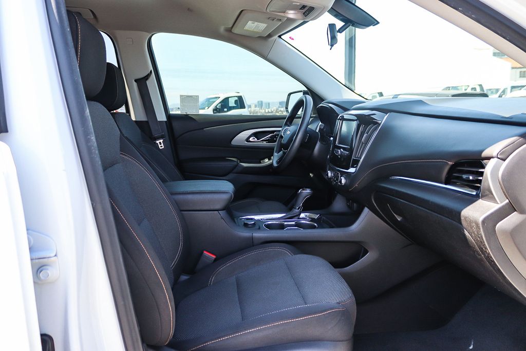 Thumbnail: 2019 Chevrolet Traverse - 9