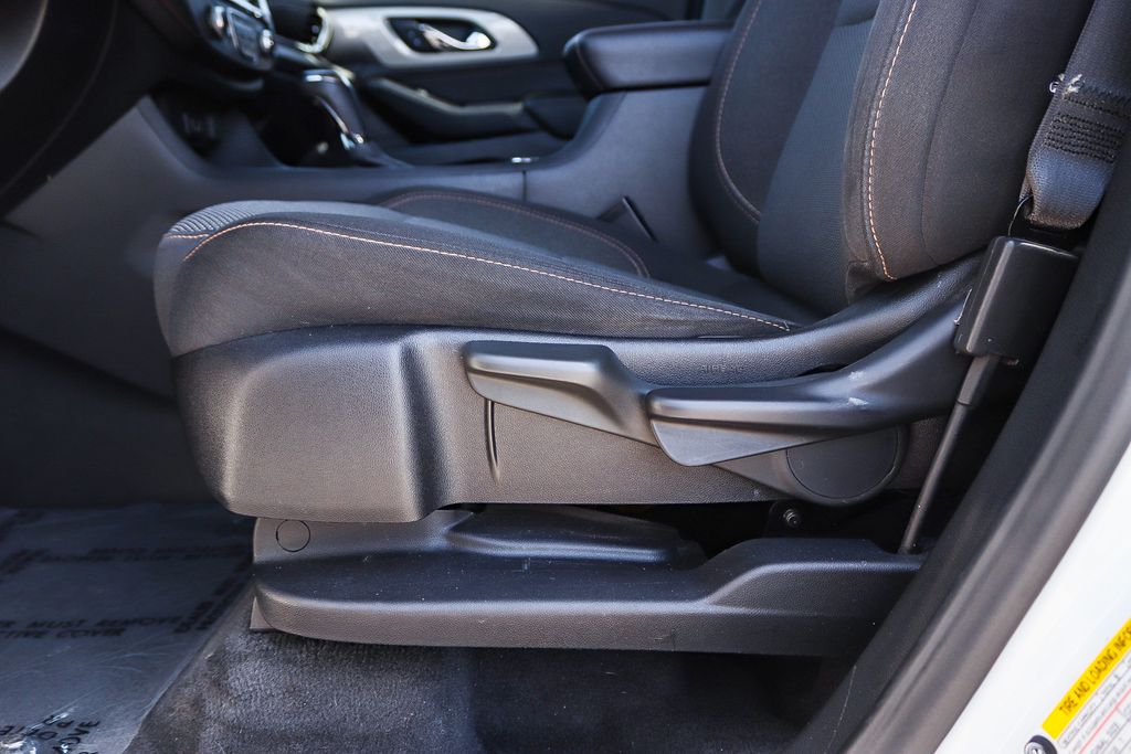Thumbnail: 2019 Chevrolet Traverse - 24
