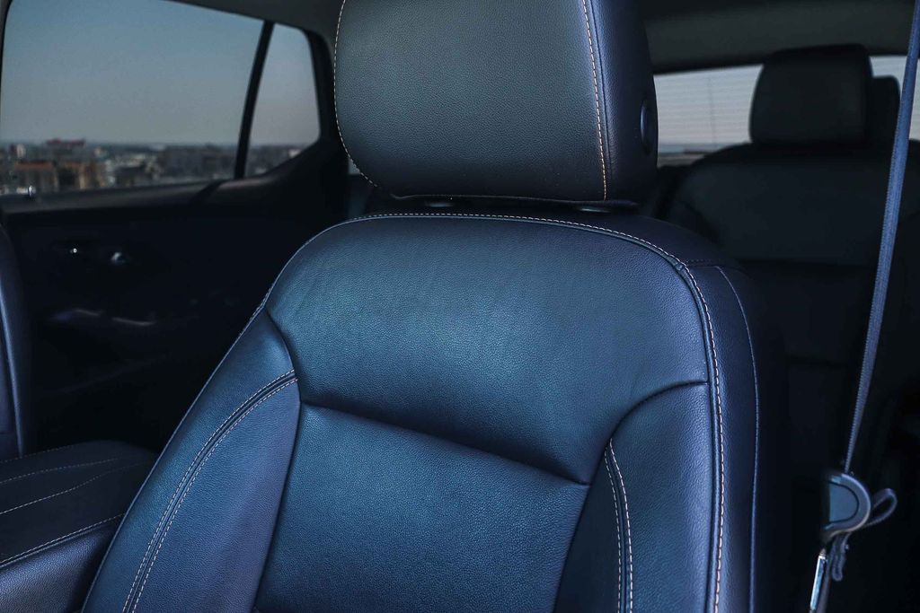 Thumbnail: 2020 Chevrolet Traverse - 29