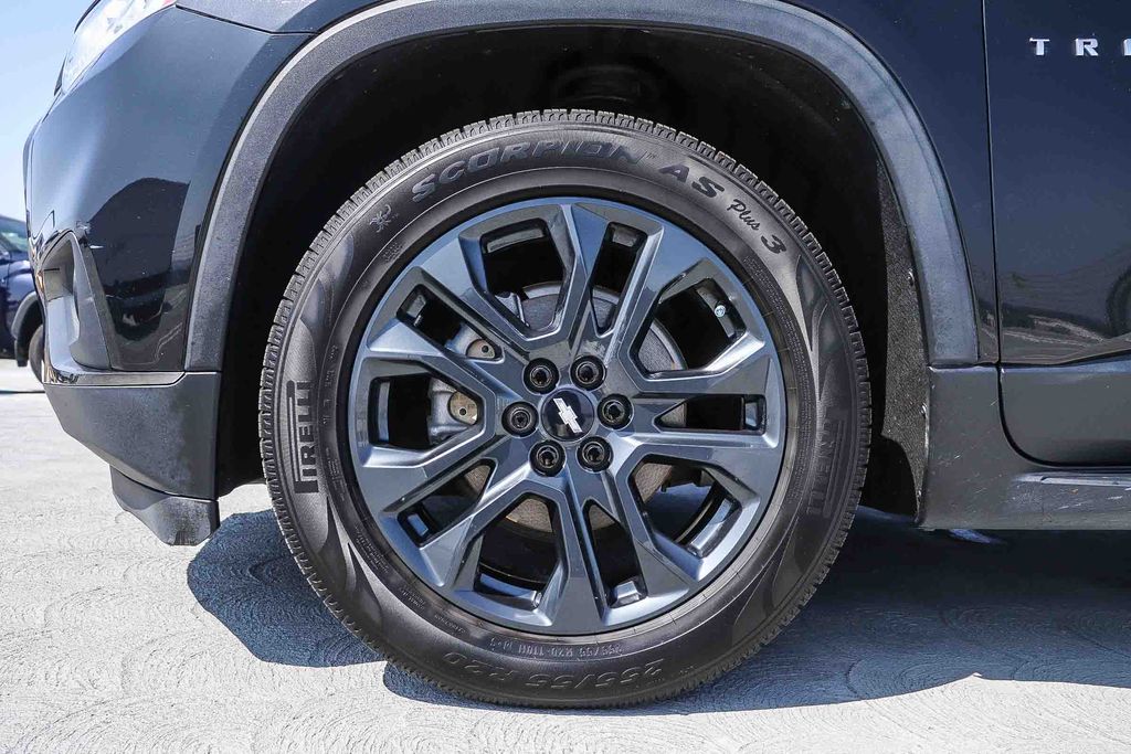 Thumbnail: 2020 Chevrolet Traverse - 21