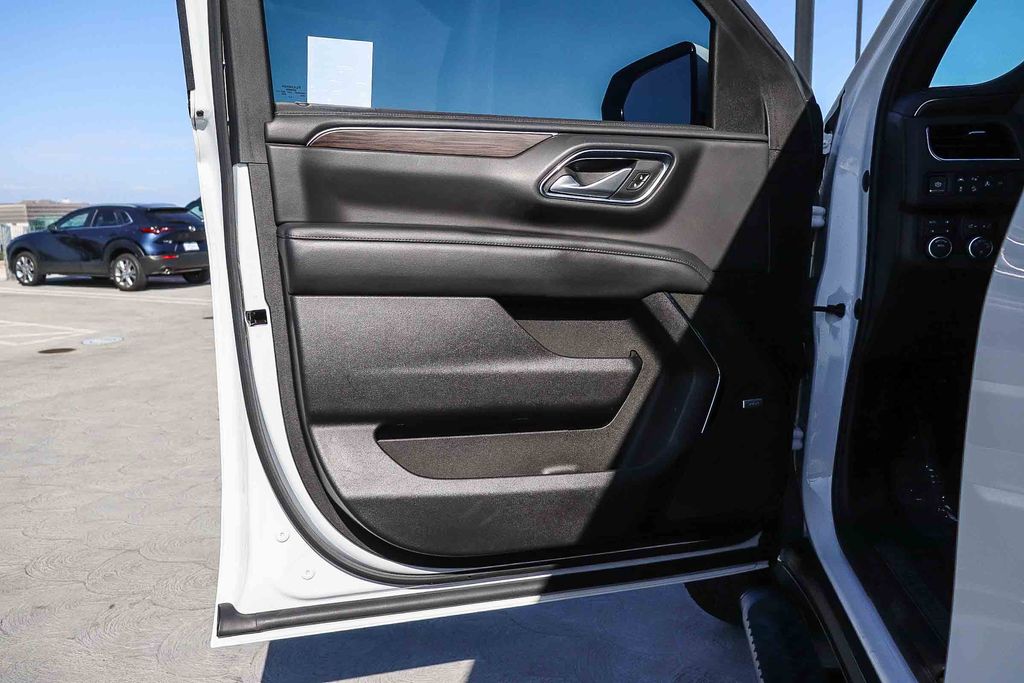 Thumbnail: 2022 Chevrolet Tahoe - 21
