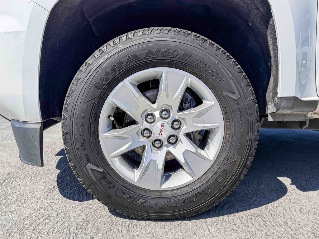 Thumbnail: 2016 GMC Canyon - 20