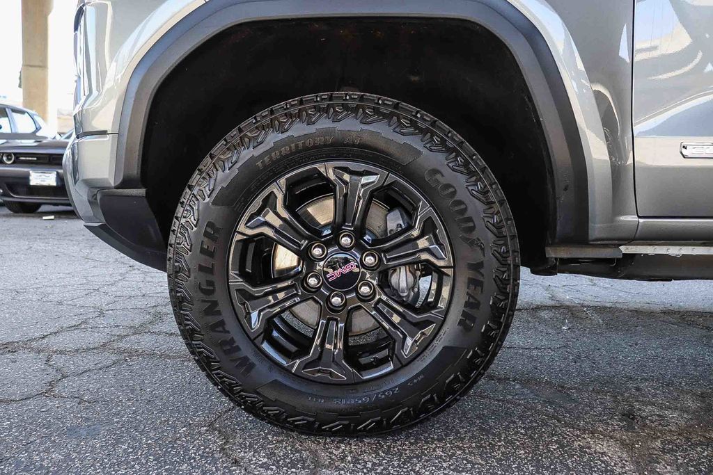 Thumbnail: 2025 GMC Canyon - 23