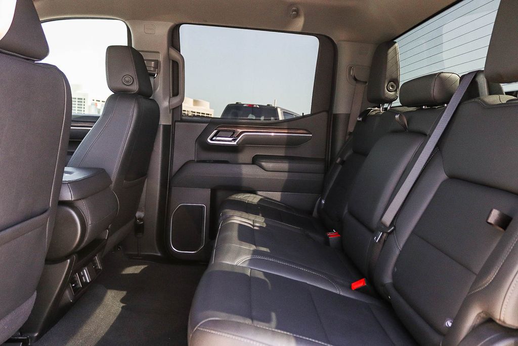 Thumbnail: 2025 GMC Sierra 1500 - 12