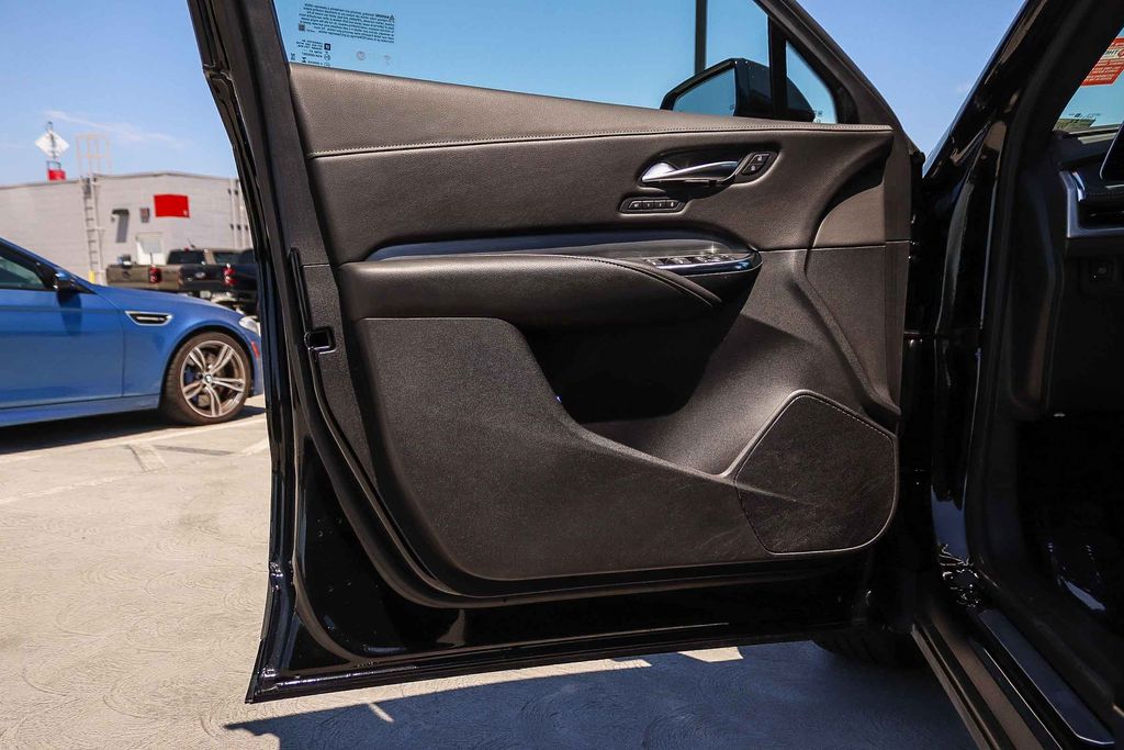 Thumbnail: 2025 Cadillac XT4 - 23