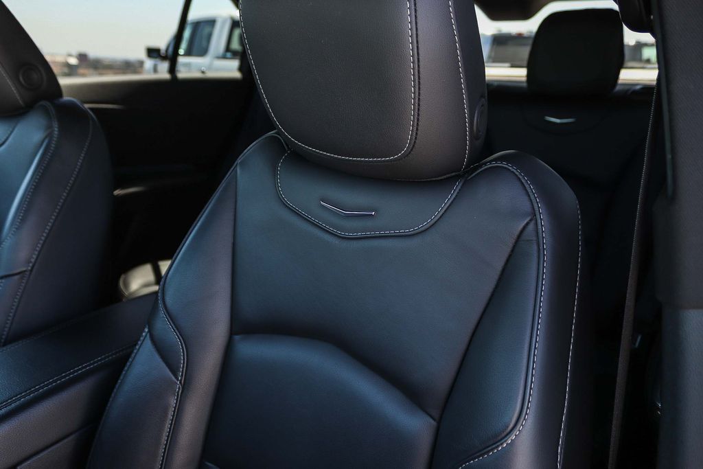 Thumbnail: 2025 Cadillac XT4 - 28