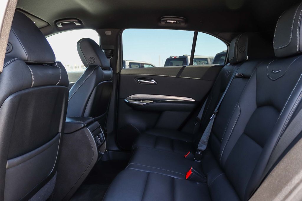 Thumbnail: 2025 Cadillac XT4 - 12