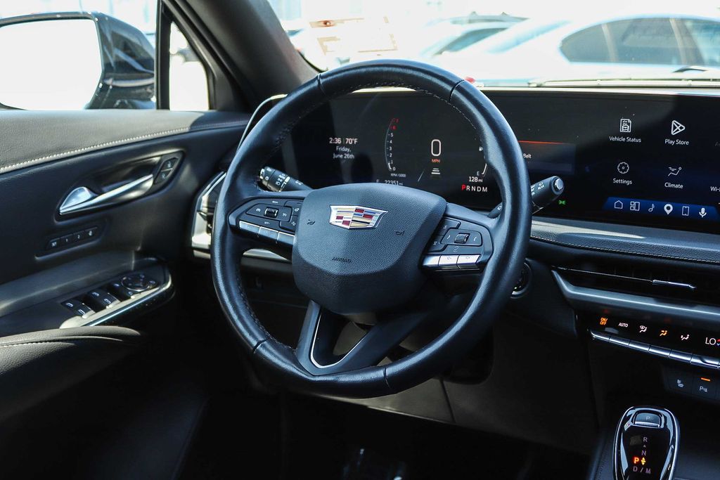Thumbnail: 2025 Cadillac XT4 - 9
