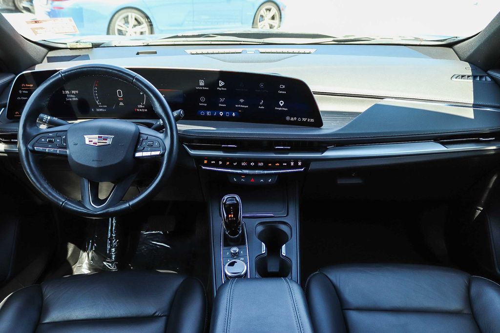 Thumbnail: 2025 Cadillac XT4 - 2
