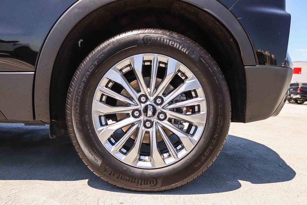 Thumbnail: 2025 Cadillac XT4 - 7