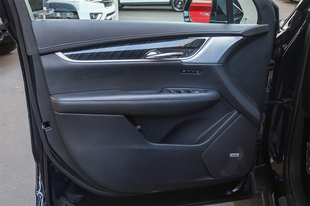 Thumbnail: 2022 Cadillac XT6 - 28