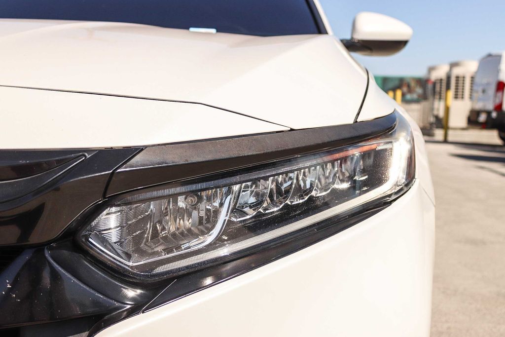 Thumbnail: 2018 Honda Accord - 19