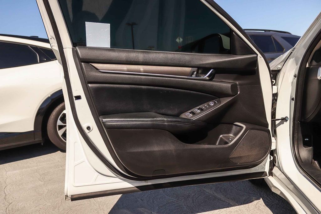 Thumbnail: 2018 Honda Accord - 24