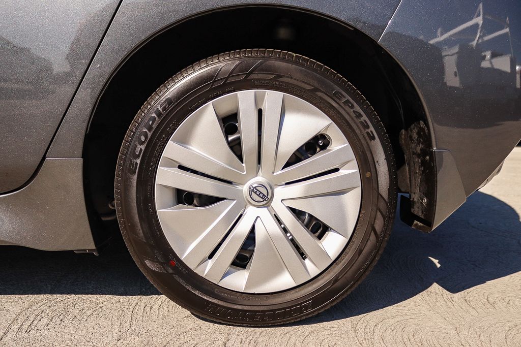 Thumbnail: 2025 Nissan Leaf - 7