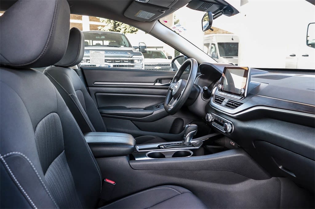 Thumbnail: 2024 Nissan Altima - 9