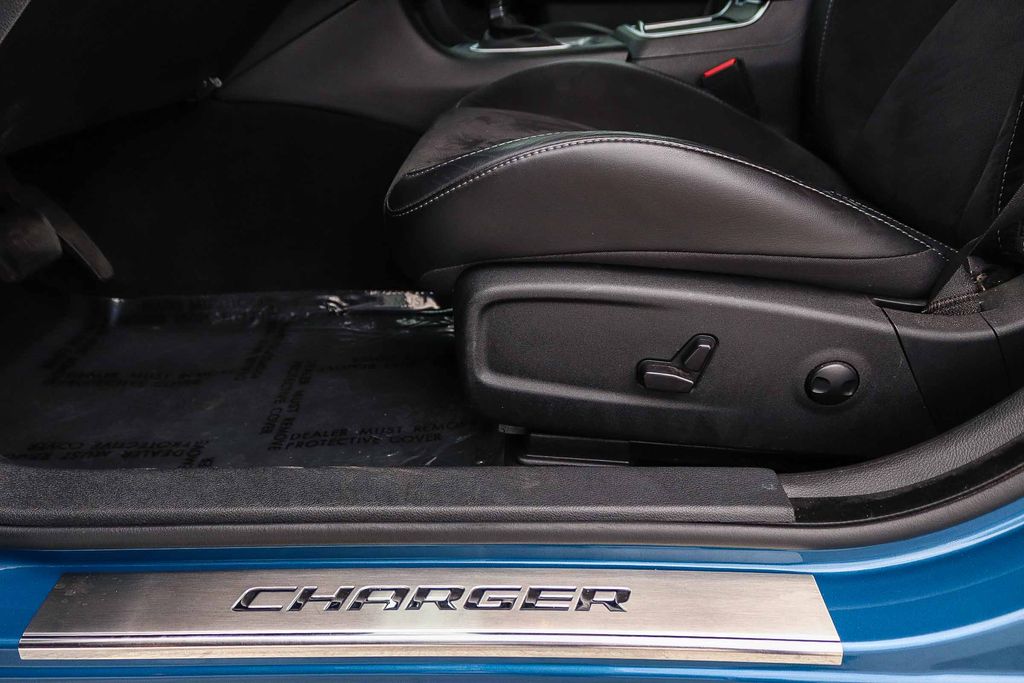 Thumbnail: 2022 Dodge Charger - 24