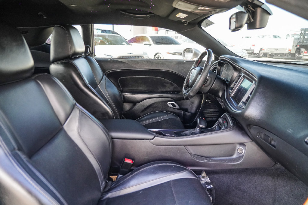 Thumbnail: 2016 Dodge Challenger - 9