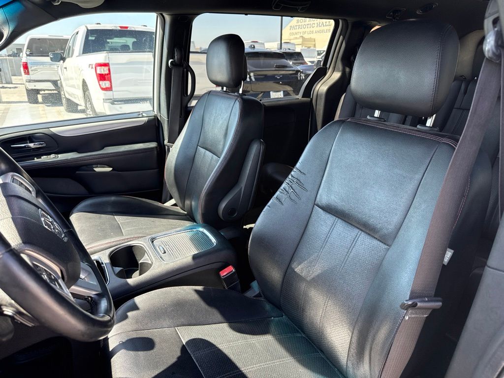 Thumbnail: 2015 Dodge Grand Caravan - 8