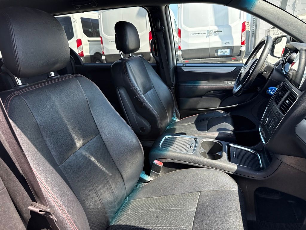 Thumbnail: 2015 Dodge Grand Caravan - 9