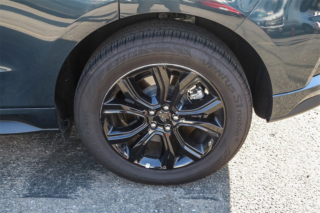 Thumbnail: 2023 Ford Edge - 6