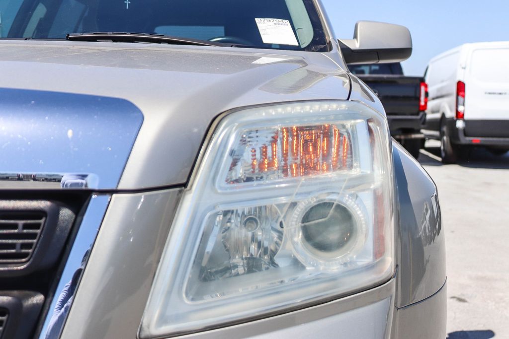 Thumbnail: 2015 GMC Terrain - 17