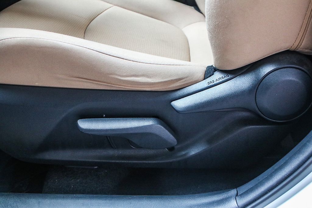 Thumbnail: 2021 Toyota RAV4 - 24