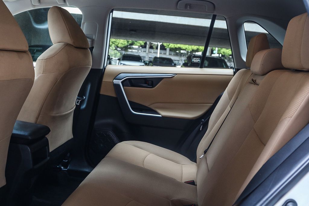 Thumbnail: 2021 Toyota RAV4 - 12