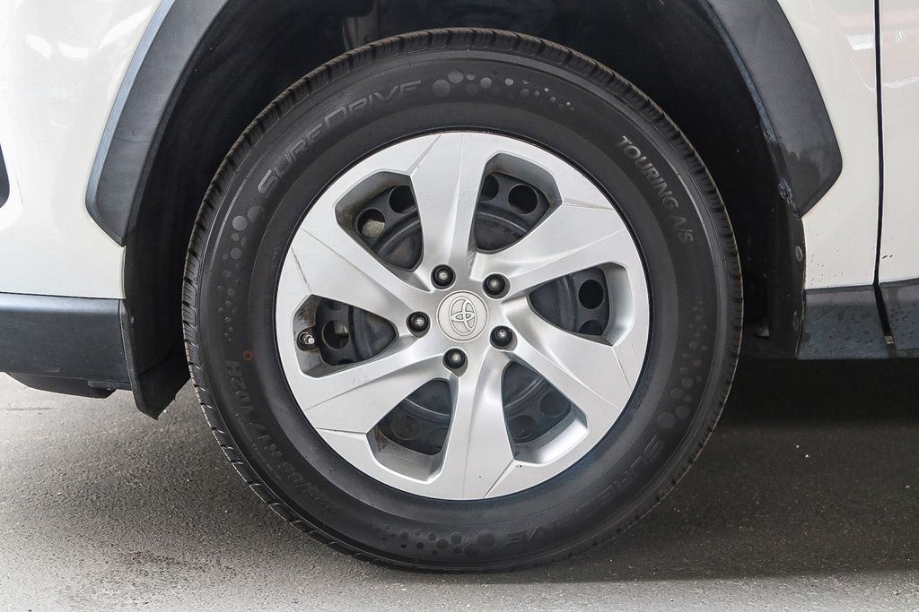 Thumbnail: 2021 Toyota RAV4 - 7