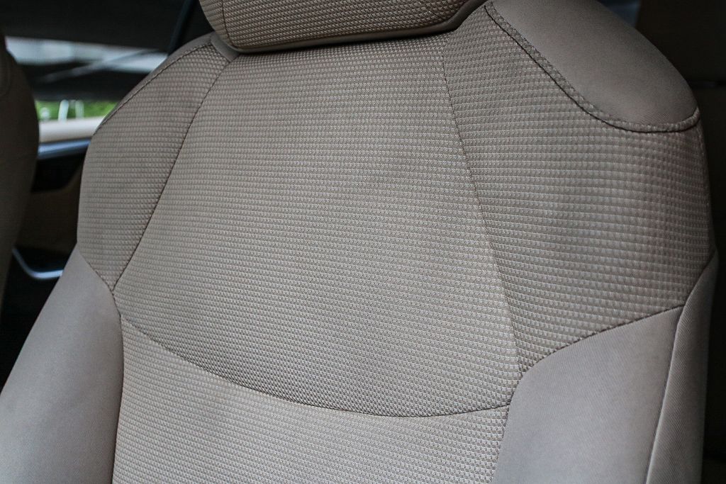 Thumbnail: 2021 Toyota RAV4 - 27