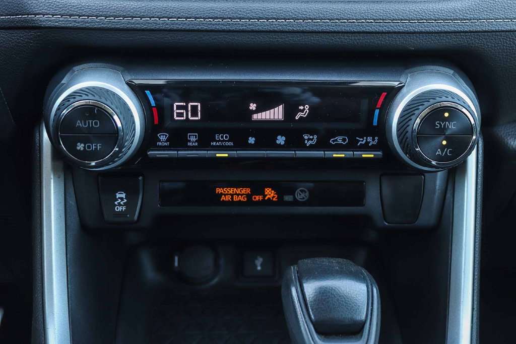 Thumbnail: 2020 Toyota RAV4 - 22