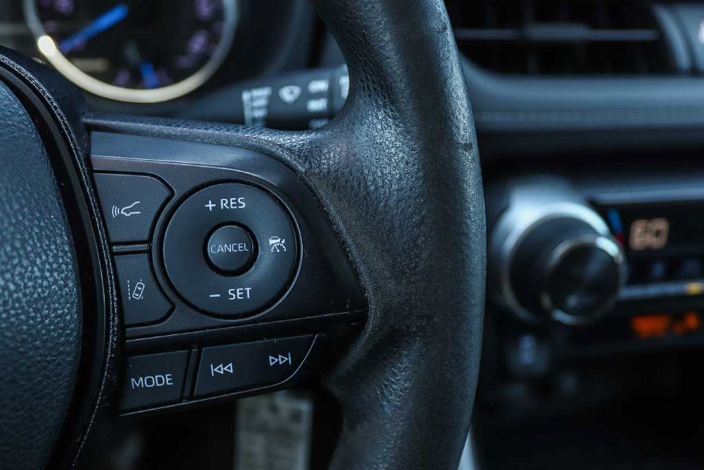 Thumbnail: 2020 Toyota RAV4 - 27