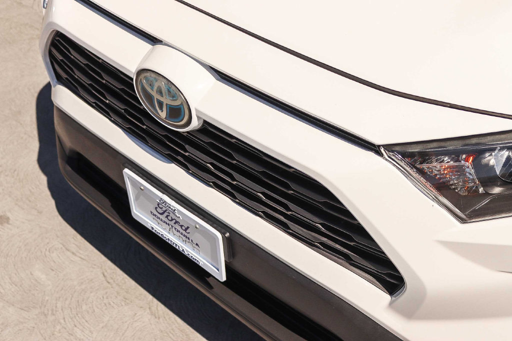 Thumbnail: 2020 Toyota RAV4 - 6
