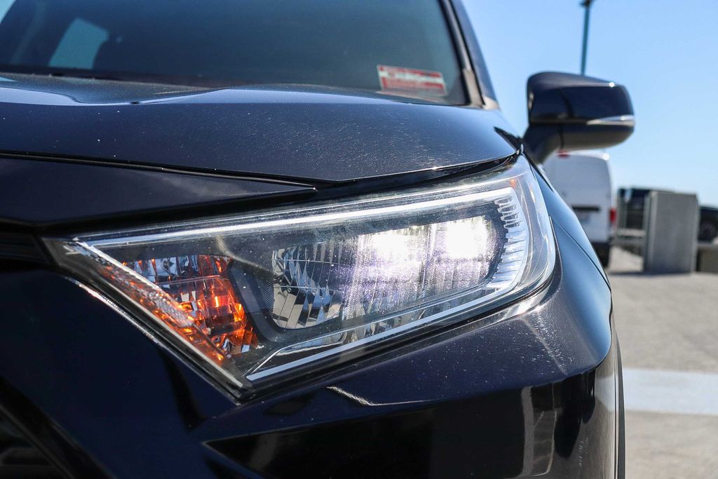 Thumbnail: 2021 Toyota RAV4 - 19