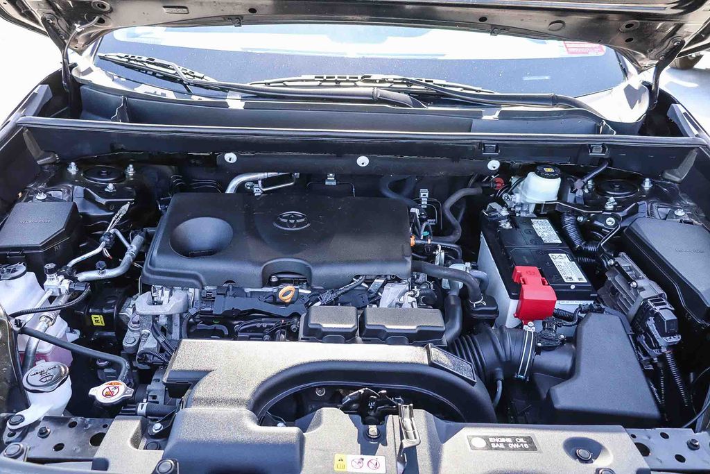 Thumbnail: 2021 Toyota RAV4 - 9