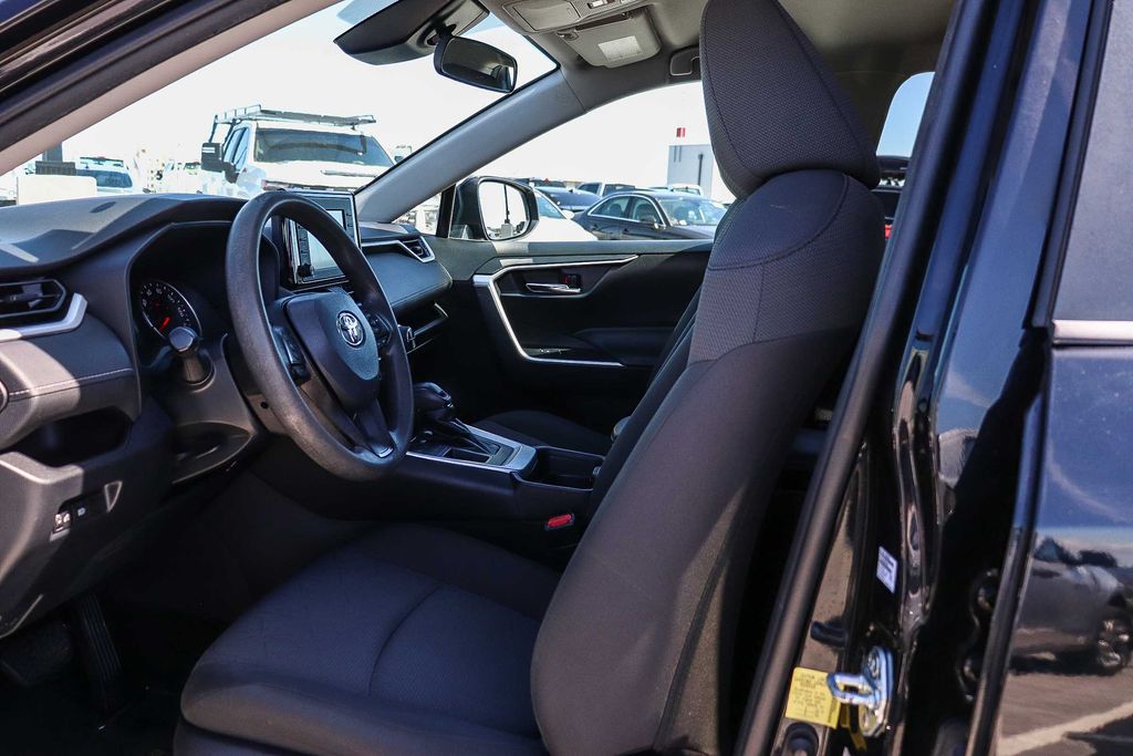 Thumbnail: 2021 Toyota RAV4 - 11