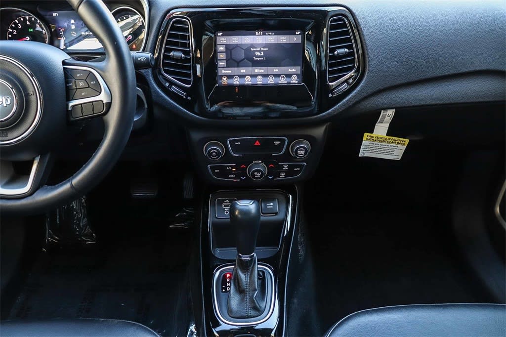 Thumbnail: 2018 Jeep Compass - 9